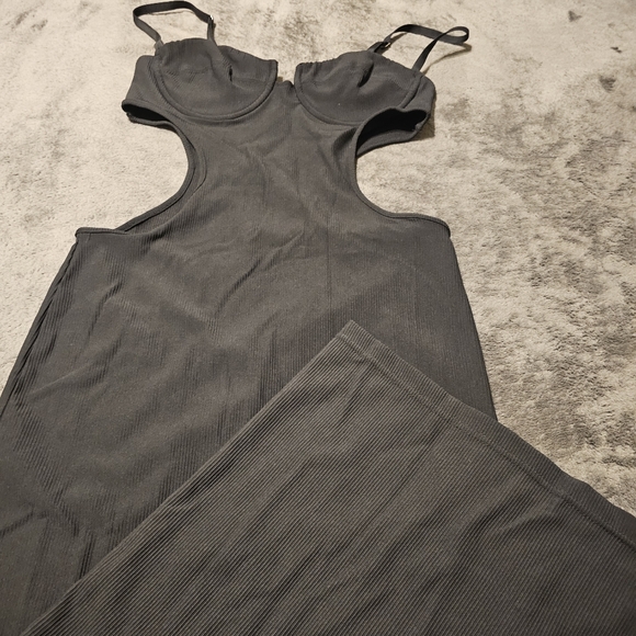 Edikted Cutout Dress Sz M - Picture 5 of 8